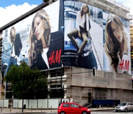 Bilboard ve Bina Giydirmeleri - Örnek bir giydirilmiş bina